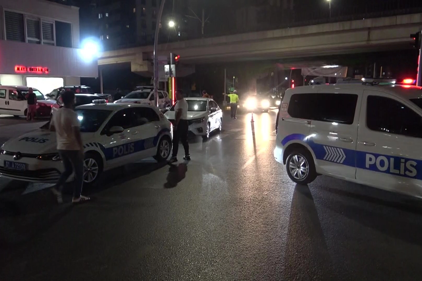 Kafayı yediler! Adana’da hastaneye pimi çekilmemiş el bombası atıldı!