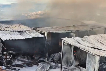 İşçilerin Kaldığı Konteynerler Alevlere Teslim Oldu