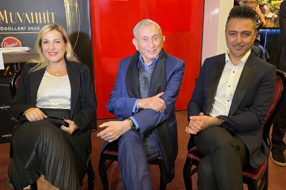 Sahne Tozu'nda rekor gecesi: Hisseli Harikalar Kumpanyası kapalı gişe oynadı