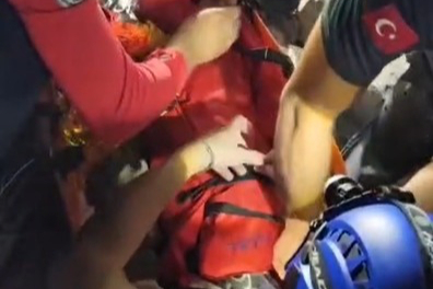 14 ve 15 yaşındaki iki çocuk mağarada mahsur kaldı