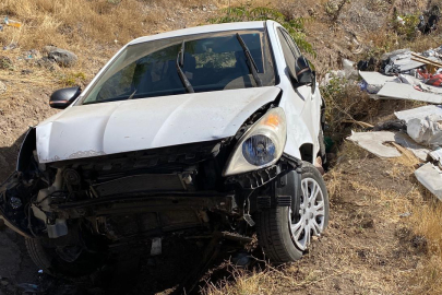 Otomobil Şarampole Uçtu: 3 Kişi Ölümden Döndü