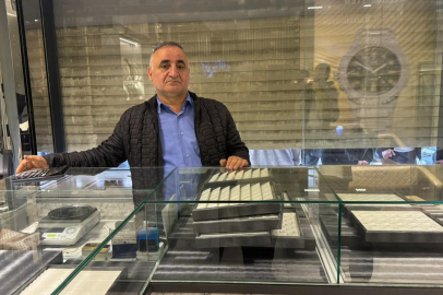 15 milyon lira değerinde altını çalan şüpheliler kamerada