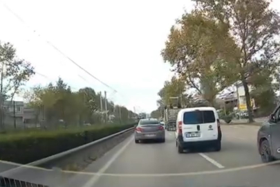 Bursa’da anayolda makas atan ticari aracın sürücüsü yürekleri ağza getirdi