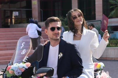 Bursa’da gelin arabası yerine motosikletle şehir turu