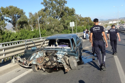 Tofaş Otomobil Bariyerlere Çarptı