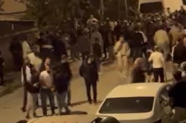 Arnavutköy'de iki aile arasında gece saatlerinde taşlı sopalı kavga çıktı