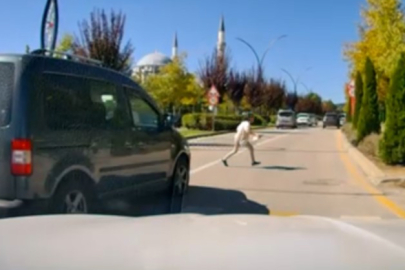 Karşıya Geçmek İsteyen Kız Çocuğu, Aracın Çarpması Sonucu Yaralandı