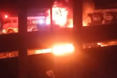 Park Halindeki Traktör Alev Alev Yandı