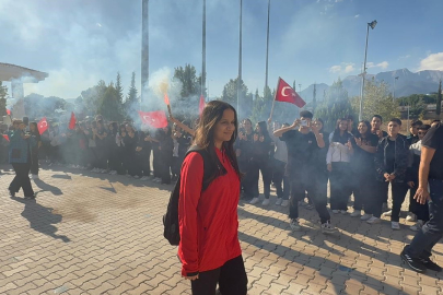 2 yıl üst üste Milli Takımı kaçıran 15 yaşındaki Ayşegül, spora başladığı 4. yılında dünya şampiyonu oldu