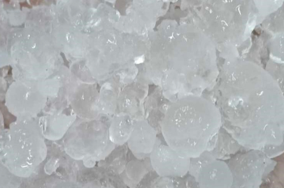 Ceviz Büyüklüğünde Yağan Dolu Vatandaşları Şaşkına Çevirdi