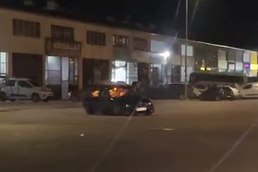 Fark Etmediği Polis Aracının Önünde Drift Attı