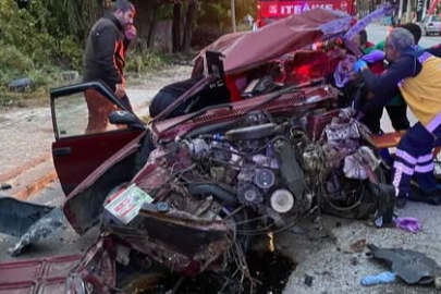 Fiat Tofaş Otomobil Elektrik Direğine Çarptı