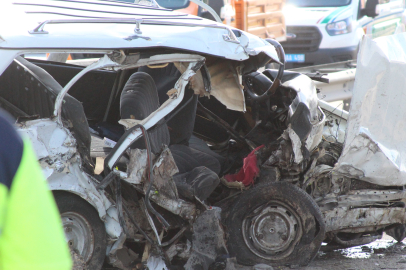 Mersin'de Korkunç Kaza: 2 Ölü