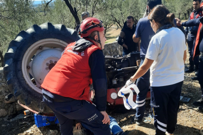 Balıkesir'de traktör devrildi, sürücü yaralandı
