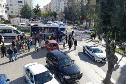 Çorum'da halk otobüsü kamyona çarptı: 22 öğrenci yaralandı