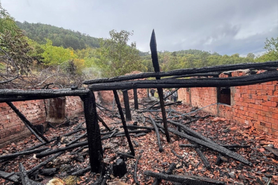 Çorum’da yanan ahırdaki 30 küçükbaş hayvan telef oldu