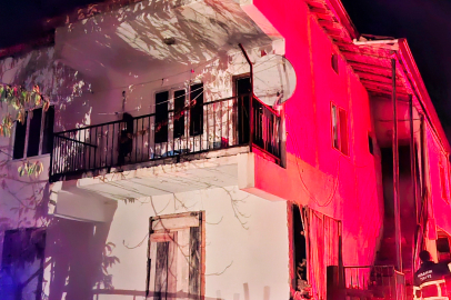 Yatak Odasında Çıkan Yangın Panik Yarattı