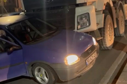 Kamyon ile Otomobil Çarpıştı: 1 Yaralı