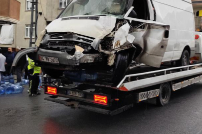 Kaldırımda yürüyen genç kız ölümden saniyelerle kurtuldu