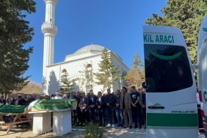 Tekne faciasında hayatlarını kaybetmişlerdi! 2 balıkçı son yolculuğuna uğurlandı