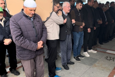 Perde Asarken Canından Oldu