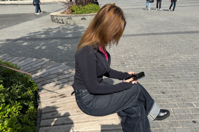 Beğendiği evin 6 aylık kirası için 8 bin dolar veren Azerbaycanlı kadın, bavullarıyla dışarıda kaldı