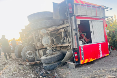 Yangına Giden İtfaiye Aracı Kaza Yaptı: 2 Yaralı