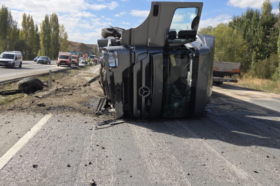 Tır Dehşetli Saçtı: 2 Ağır 4 Yaralı