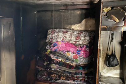 Sındırgı'da Çıkan Yangında Ev Alevlere Teslim Oldu