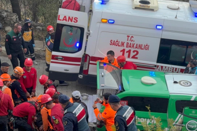 Dağda 3 gün boyunca mahsur kalan yaşlı adam bulunduğu yerden 6 saatte indirildi