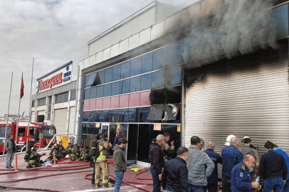 Ankara'da sanayi sitesindeki iş yerinde çıkan yangın söndürüldü