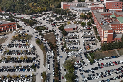 Günlük 4 bin hastaya hizmet veren hastanede otopark sorunu yaşanıyor