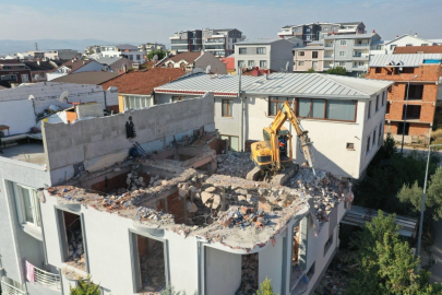 Osmangazi’de Kaçak Yapıya Geçit Yok: Güneştepe’de Ruhsatsız Katlar Yıkıldı