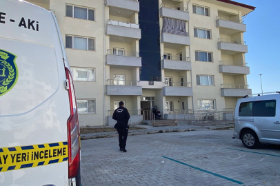 Genç gardiyan evinde ölü bulundu