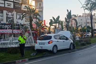 Otomobil Direğe Çarparak Durabildi