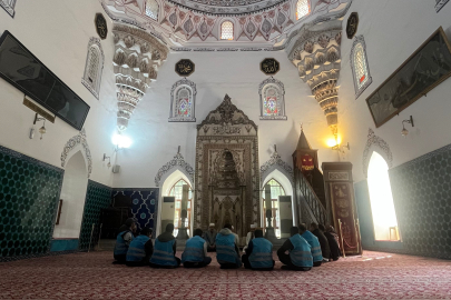 Muradiye Külliyesi'ni gezen Denetimli serbestlik yükümlüleri, milli ve manevi duygularını güçlendirdi