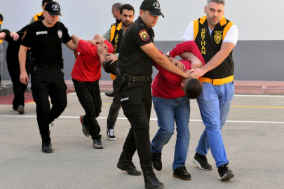 50 milyon lira haraç isteyen çete, parayı alamayınca iş yeri, ev ve muhtarlık kurşunladı