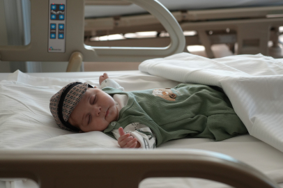 Filistinli 10 aylık bebek Antalya'daki nakille hayata tutundu