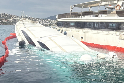 Lüks Yat Sulara Gömüldü!