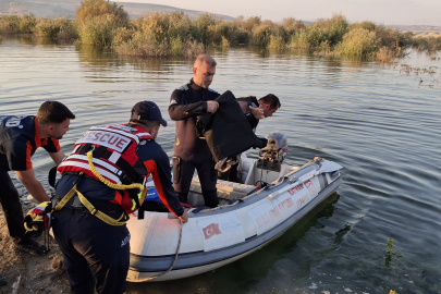 Üç Kişilik Aile Suyun Ortasında Kaldı!