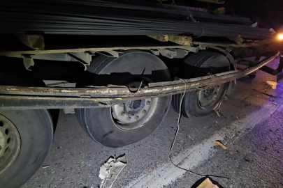 Anadolu Otoyolu'nda feci kaza: Genç tır şoförü lastik değiştirirken başka bir tırın altında kaldı
