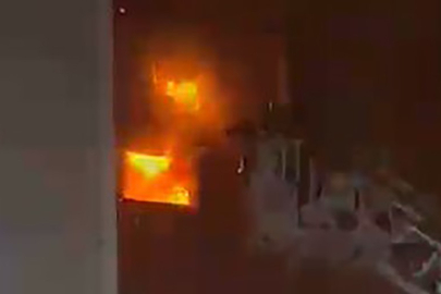 4  Katlı Mobilya Deposu Alevlere Teslim Oldu