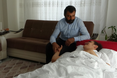 Asrın felaketi sonrası engelli kaldı, tedavisi zor şartlarda devam ediyor