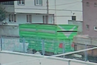 Park Edilen Römorklar Bahçe Duvarına Çarparak Durabildi