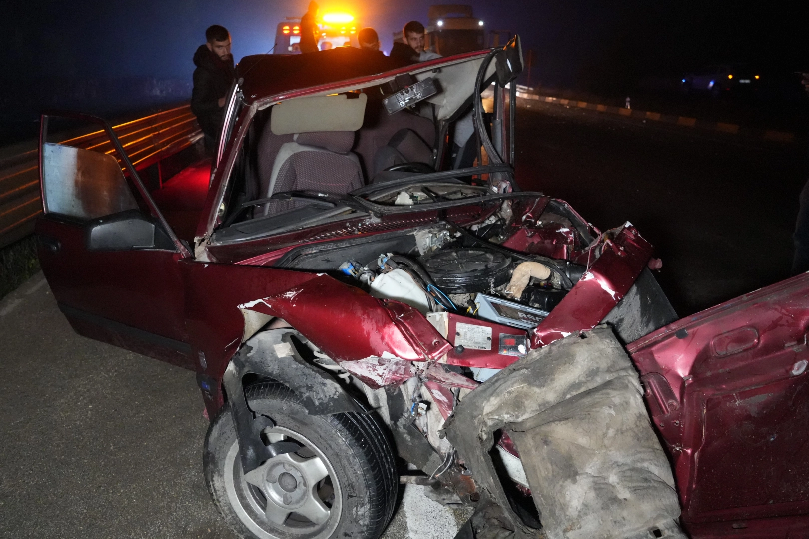 Kastamonu’da zincirleme trafik kazasında Tofaş hurda yığınına döndü