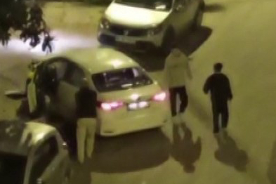 Baba, çocuklarının gözü önünde dehşet saçmış