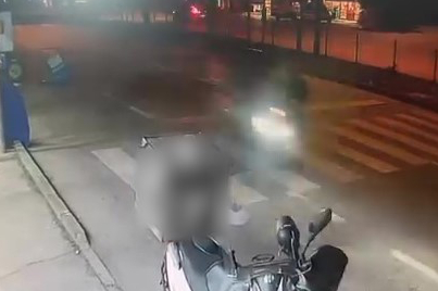 Bursa'da Feci Kaza: Motosikletli Kurye, Yaşlı Adama Çarptı