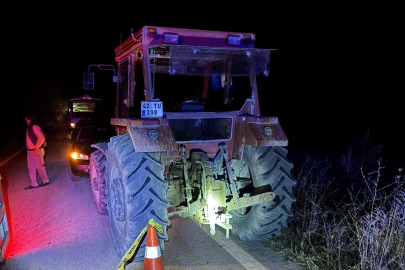 Ankara'da otomobil traktöre çarptı: 1 ölü, 1 yaralı