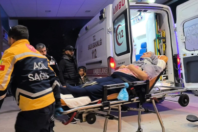 Kontrolden çıkan otomobil duvara çarptı: 3 kişi yaralandı