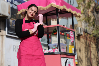 Pembe tezgahıyla sanayide fark oluşturdu: 20 yaşındaki İkra'nın gobit lezzeti yoğun ilgi görüyor